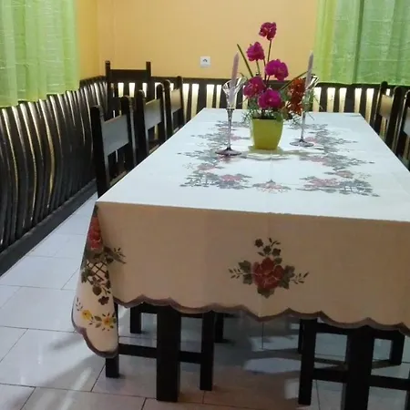 Apartamentos Villa * 蓬他达维托亚